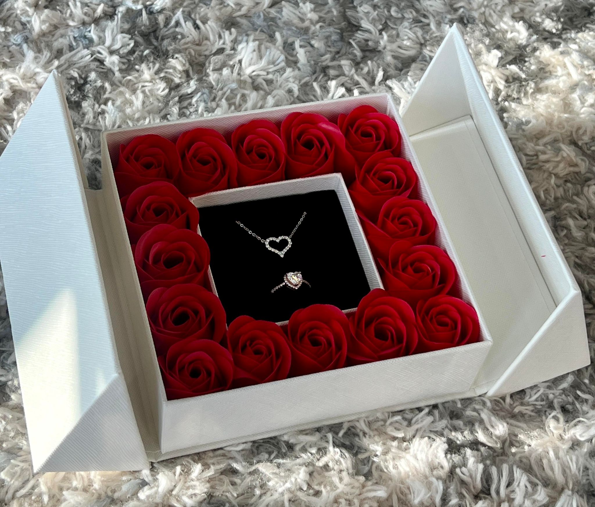 16 Rose Jewelry Gift Box