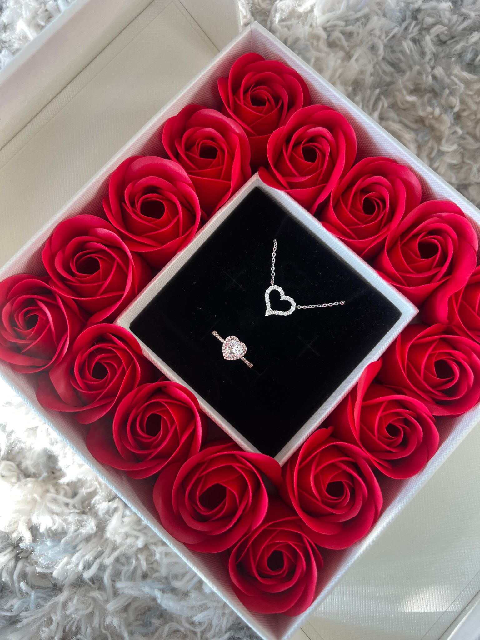 16 Rose Jewelry Gift Box